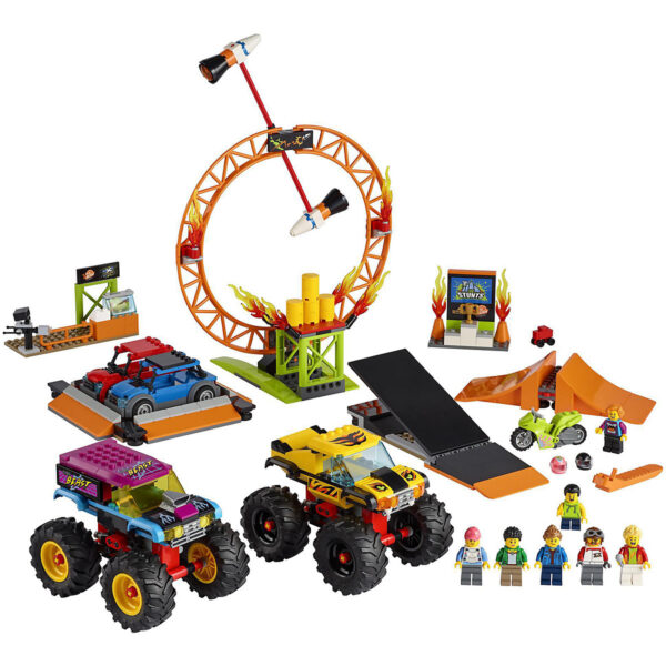 klocki lego city stuntz 60295 arena pokazów kaskaderskich, zabawki Nino Bochnia, pomysł na prezent dla 8 latka pod choinkę, duży zestaw kaskaderski z klocków lego, motory z lego