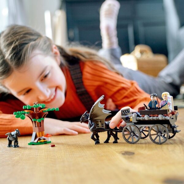 klocki lego harry potter, lego 76400, klocki lego testrale i kareta z hogwartud