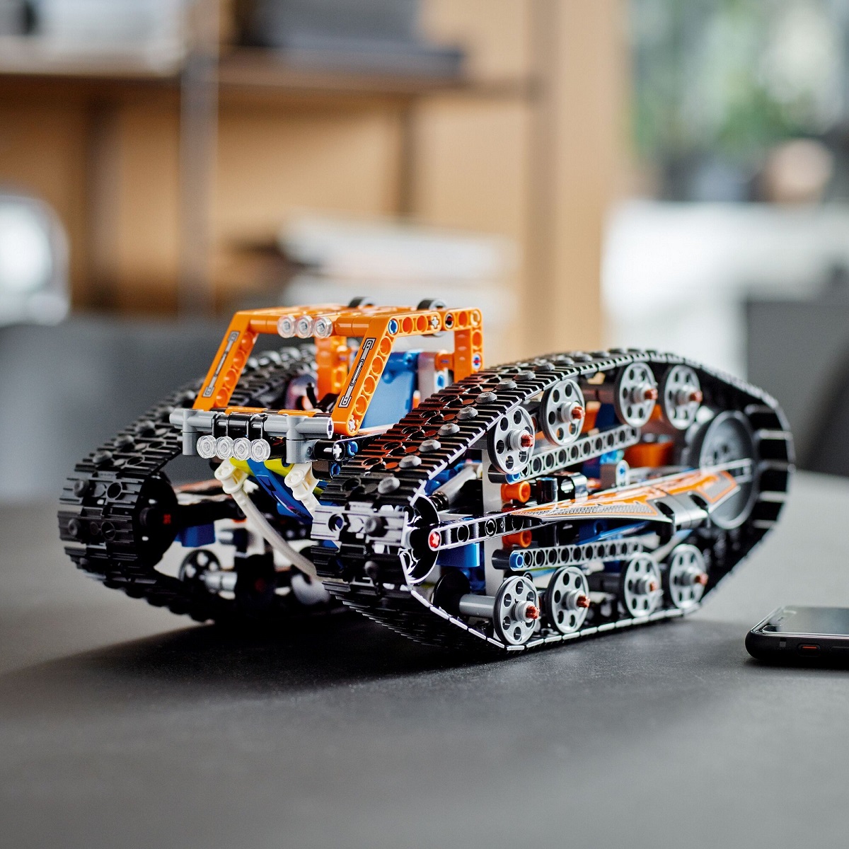 klocki lego technic, lego technic 42140, zmiennokształtny pojazd sterowany przez aplikację