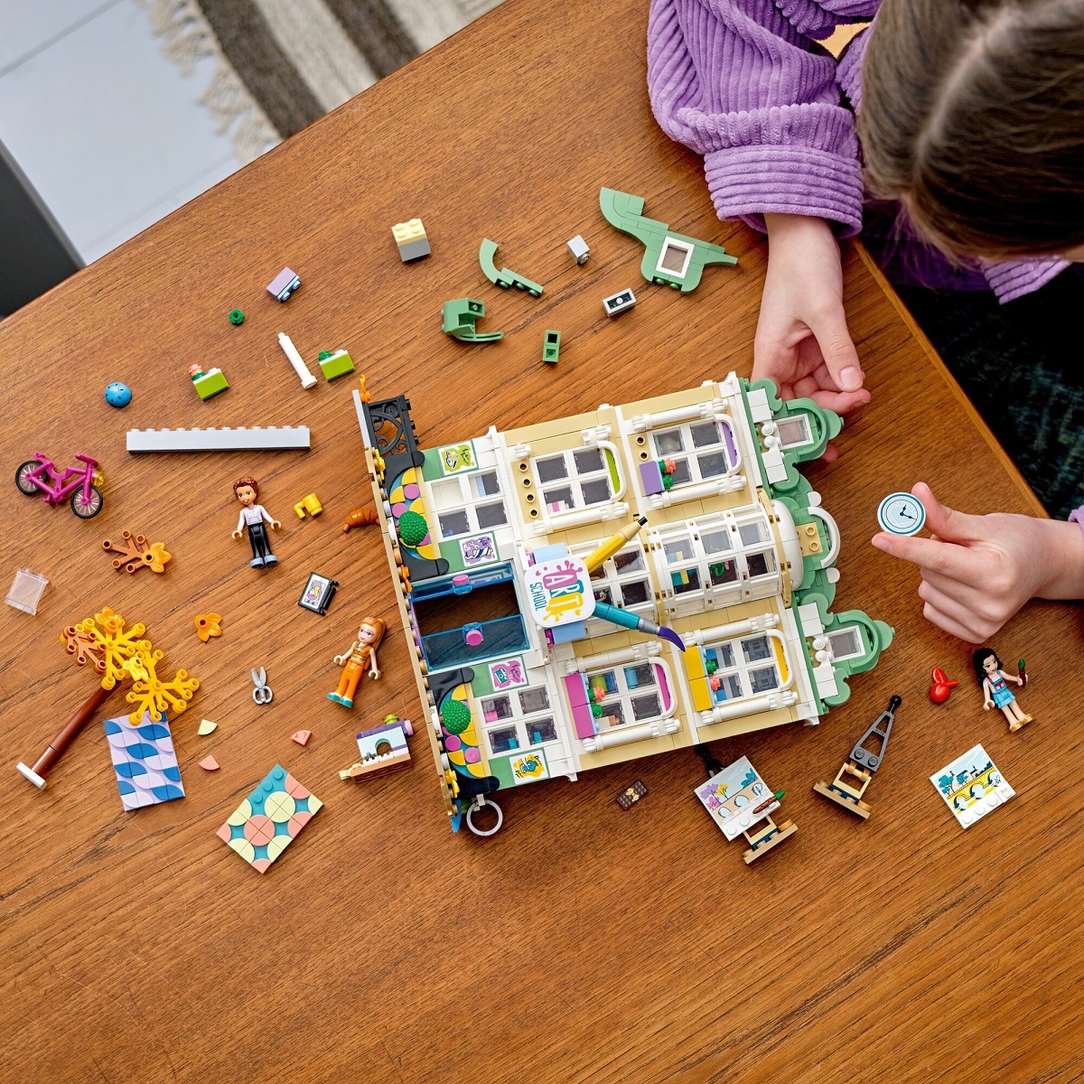 klocki lego friends 41711 szkoła artystyczna emmy, klocki lego friends 41711, lego 41711, klocki lego dla dziewczynki od 8 lat