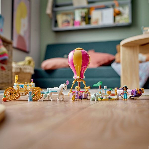 klocki lego Disney Princess 43216 Podróż zaczarowanej księżniczki, nowości lego styczeń 2023, zabawki Nino Bochnia, pomysł na prezent dla dziewczynki na 6 urodziny, lego jasmina, lego kopciuszek