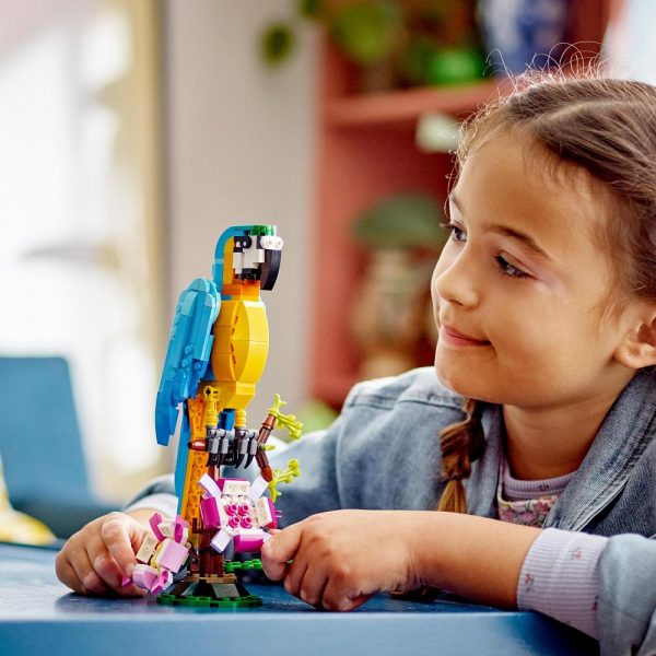 klocki lego Creator 31136 Egzotyczna papuga, zabawki Nino Bochnia, pomysł na prezent dla 8 latka, lego 3w1, lego creator nowości marzec 2023, lego papuga