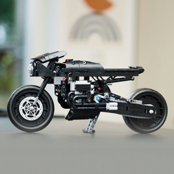 klocki lego Technic 42155 Batman Batmotor, zabawki Nino Bochnia, pomysł na prezent dla 8 latka, lego batman, lego technic 42155, nowości lego technic marzec 2023