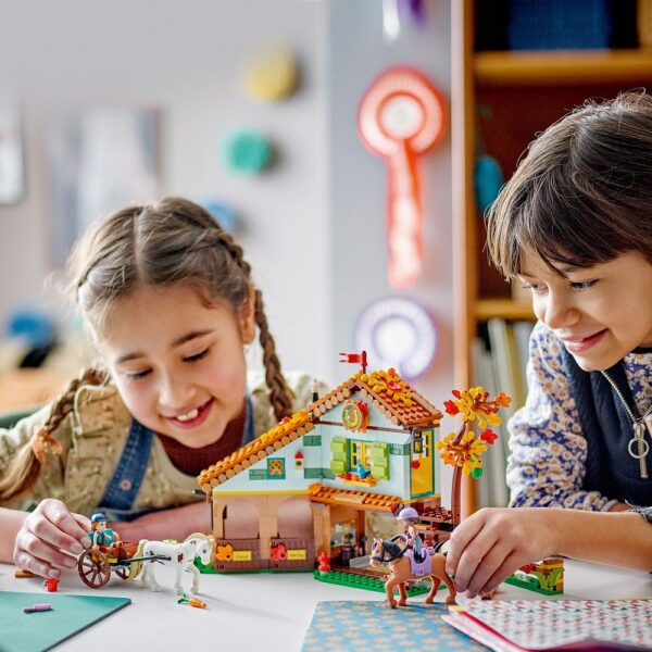 Klocki lego Friends 41745 Stajnia Autumn, zabawki Nino Bochnia, pomysł na prezent dla 8 latki, nowości lego czerwiec 2023