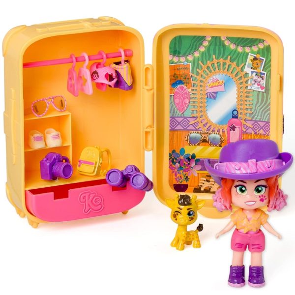 magicbox kookyloos walizka lalka jane, zabawki Nino Bochnia, pomysł na prezent dla 5 latki, lalka Jane Kookyloos zmieniająca buzie, lalka Jane z walizką i ubrankami