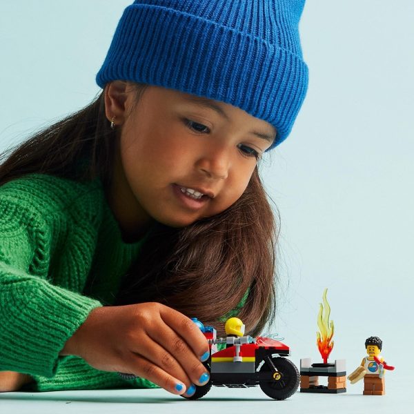 Klocki Lego City 60410 Strażacki motocykl ratunkowy, zabawki Nino Bochnia, pomysł na prezent dla 4 latka, nowości lego city styczeń 2024