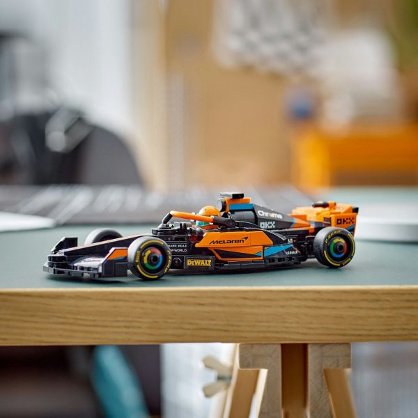 Klocki lego speed champions 76919 Samochód wyścigowy McLaren Formula 1 wersja 2023, zabawki Nino Bochnia, samochód wyścigowy formuła McLaren, lego speed champions, pomysł na prezent dla 9 latka, pomysł na prezent dla fana wyścigów formuły 1