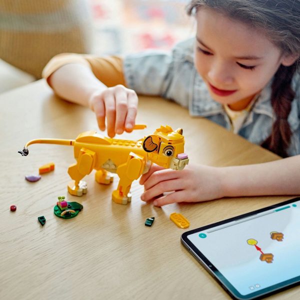 Klocki Lego Disney Król lew 43243 lwiątko Simba, zabawki nino Bochnia, pomysł na prezent dla 6 latka , Lwiątko Simba z klocków lego