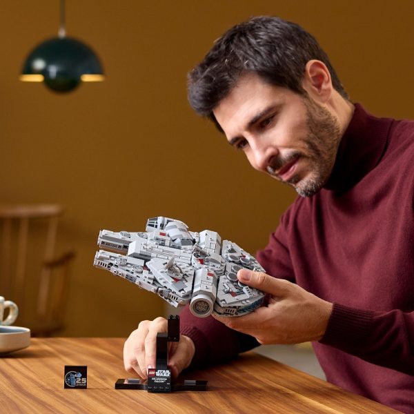 Klocki Lego Star Wars 75375 sokół millennium, zabawki Nino Bochnia, pomysł na prezent dla fama star warsa, duży statek kosmiczny sokół millennium z klocków lego