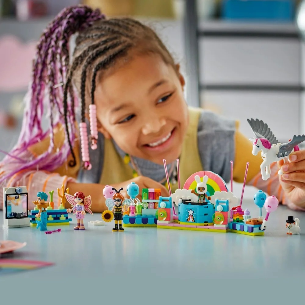 Klocki Lego Friends 42661 Bal przebierańców z jednorożcem i wróżką, zabawki Nino Bochnia, pomysł na prezent dla 6 latki, lego Friends 42661