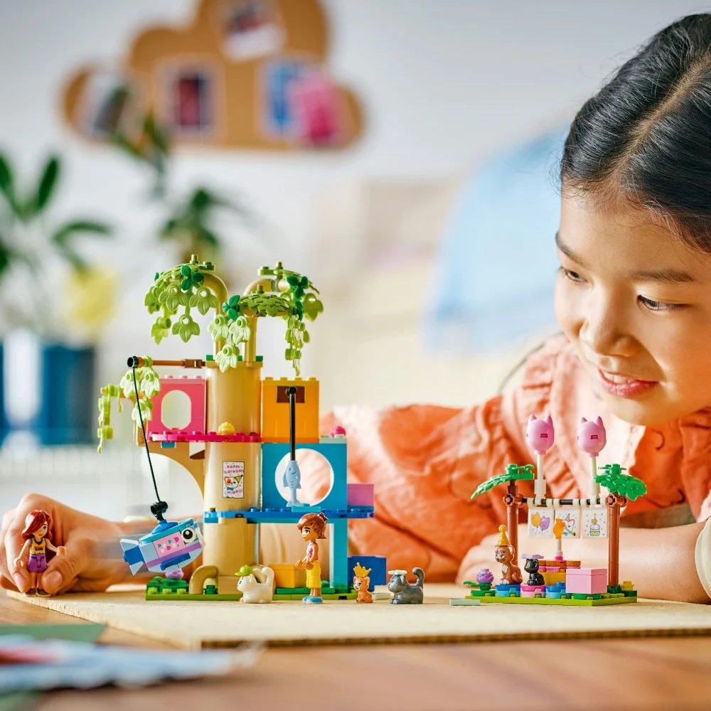 Klocki Lego Friends 42666 Kocie przyjęcie urodzinowe i domek na drzewie, zabawki Nino Bochnia, pomysł na prezent dla 6 latki, lego Friends 42666