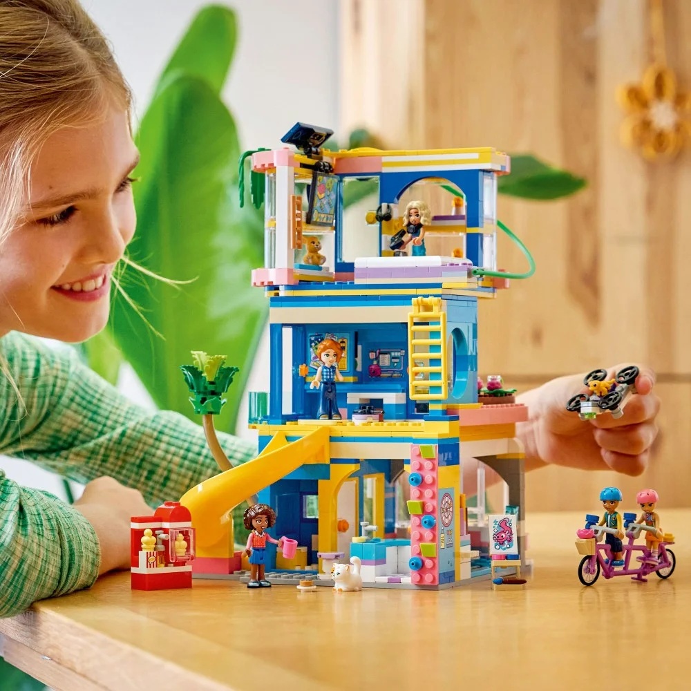 Klocki Lego Friends 42689 Domek klubu przyjaciół z Heartlake, zabawki nino Bochnia, pomysł na prezent dla 8 latki, lego friends