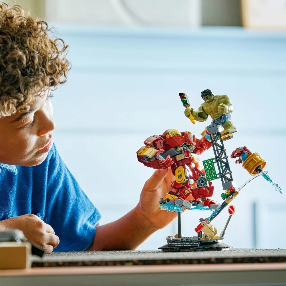 Klocki Lego Marvel 76343 Epicka bitwa Hulkbuster kontra Hulk, zabawki Nino Bochnia, pomysł na prezent dla 7 latka, lego avengers
